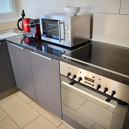 Bright Spacious And Modern With Terrace Apartment *