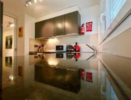 Apartment Bright Spacious And Modern With Terrace *